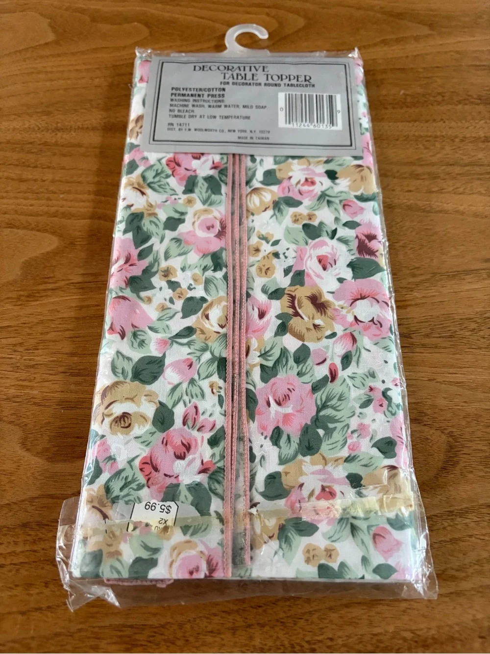 NIP Decorative Floral Square Table Topper